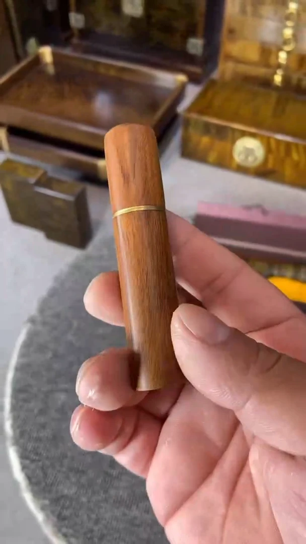 【闪购商品】花梨木类成套家具缅花牙签筒