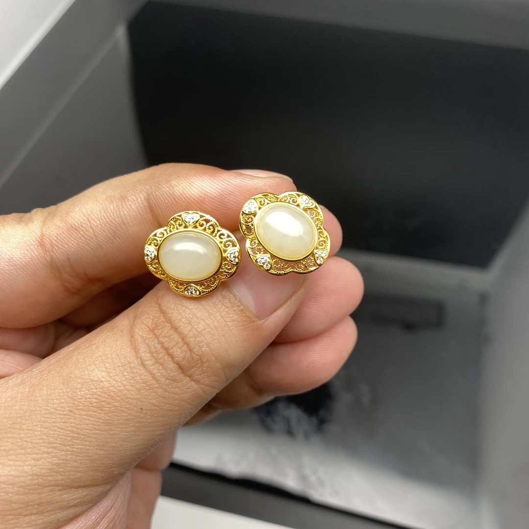 GMZY0039和田玉祥云耳钉