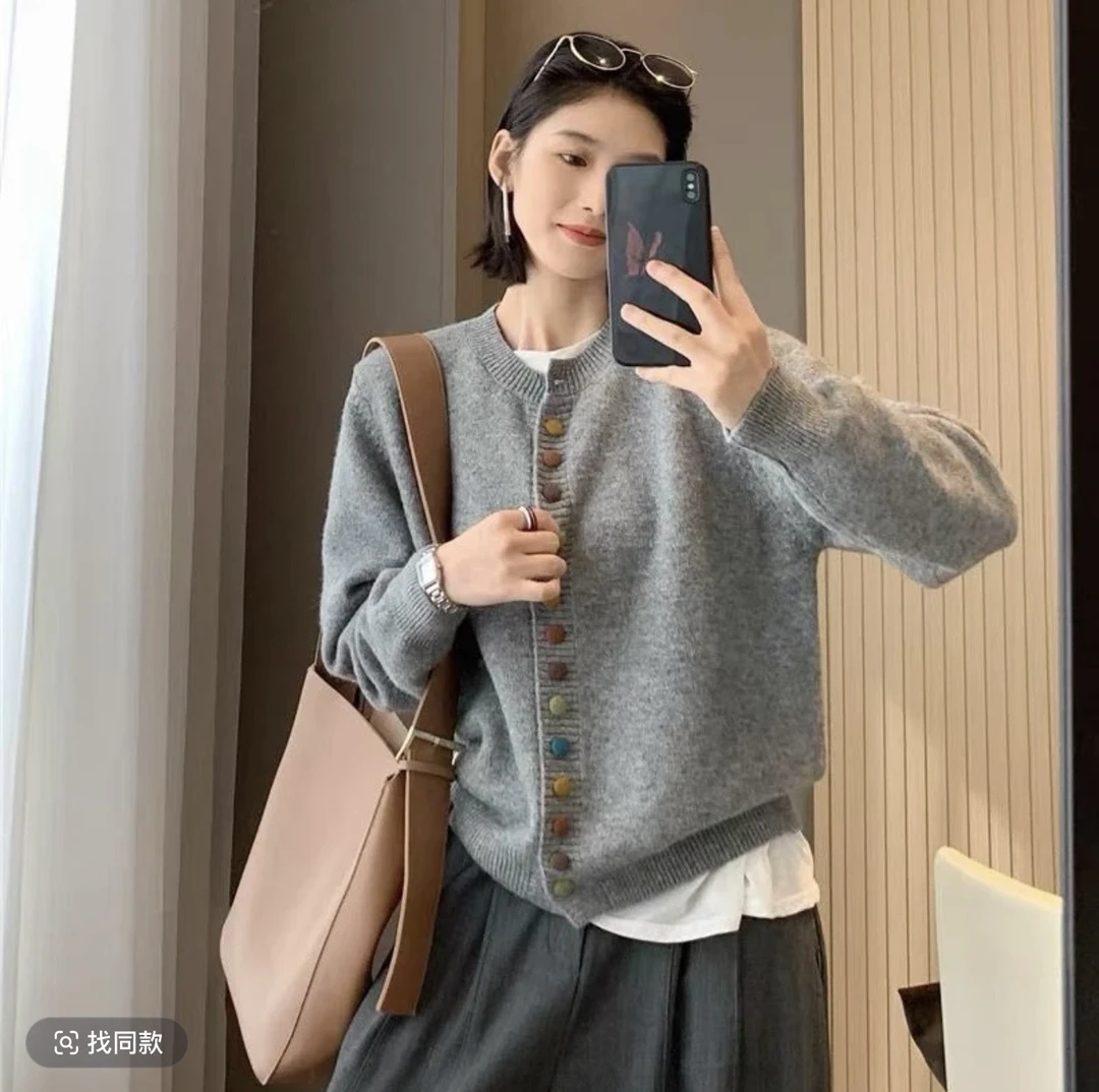 彩色扣圆领针织外套