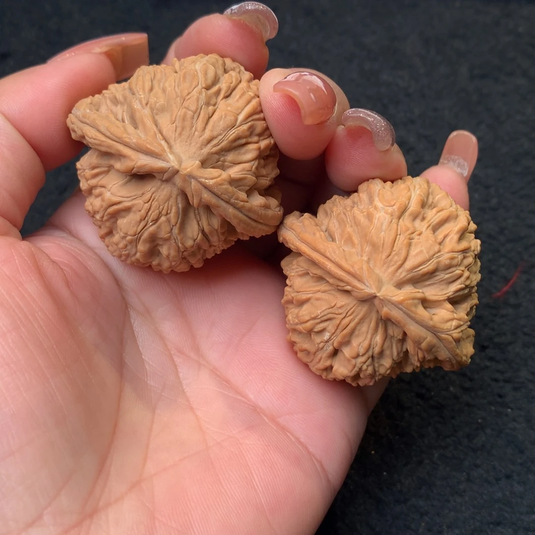 文玩核桃吊坠52号43三角白