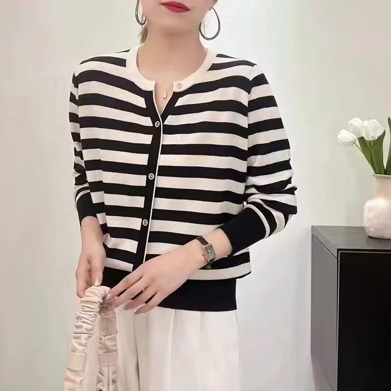 T998新款V领拼色针织衫条纹小衫百搭上衣休闲秋装长袖女装打底衫