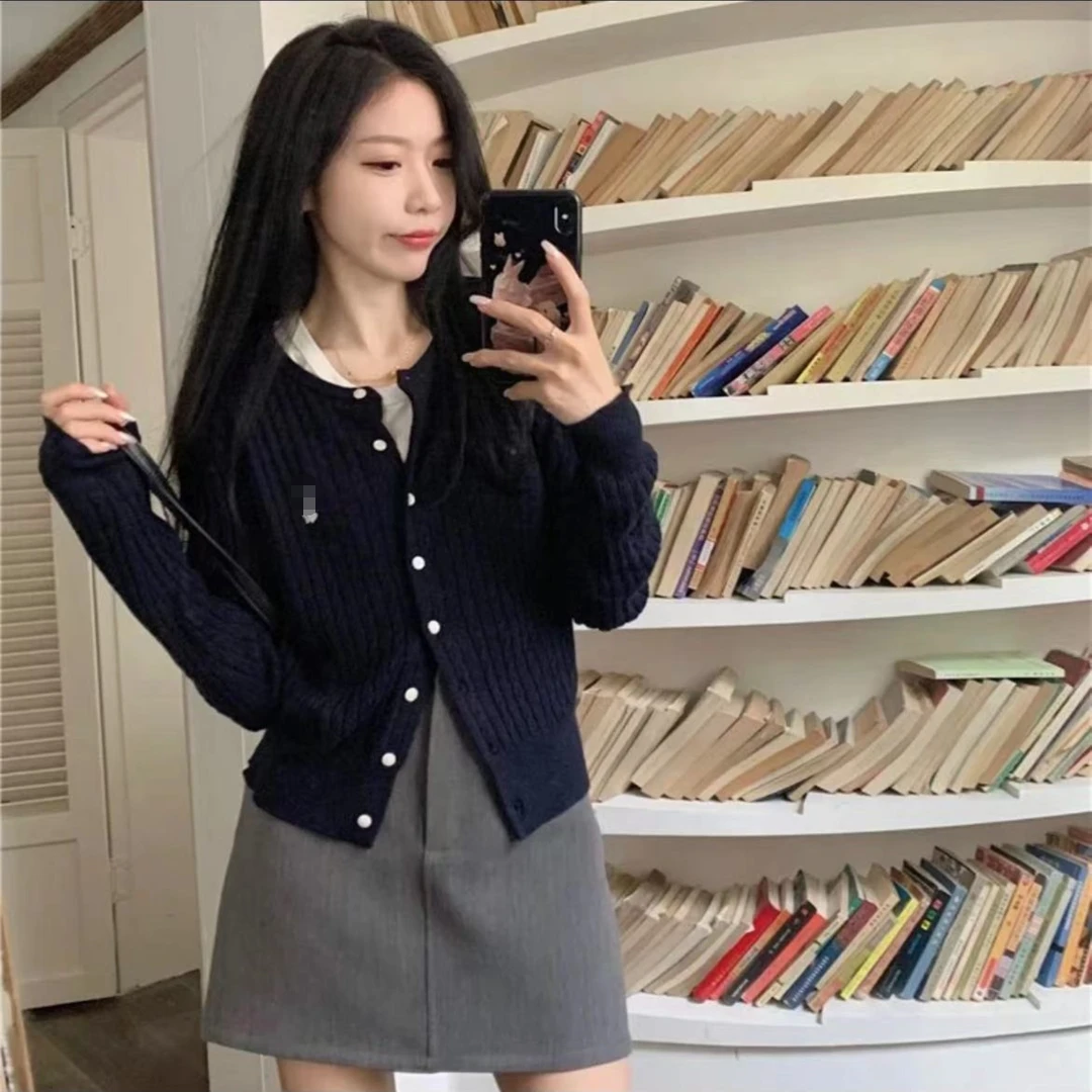 战马标刺绣针织开衫韩系百搭显瘦短款麻花毛衣外套女秋冬气质上衣