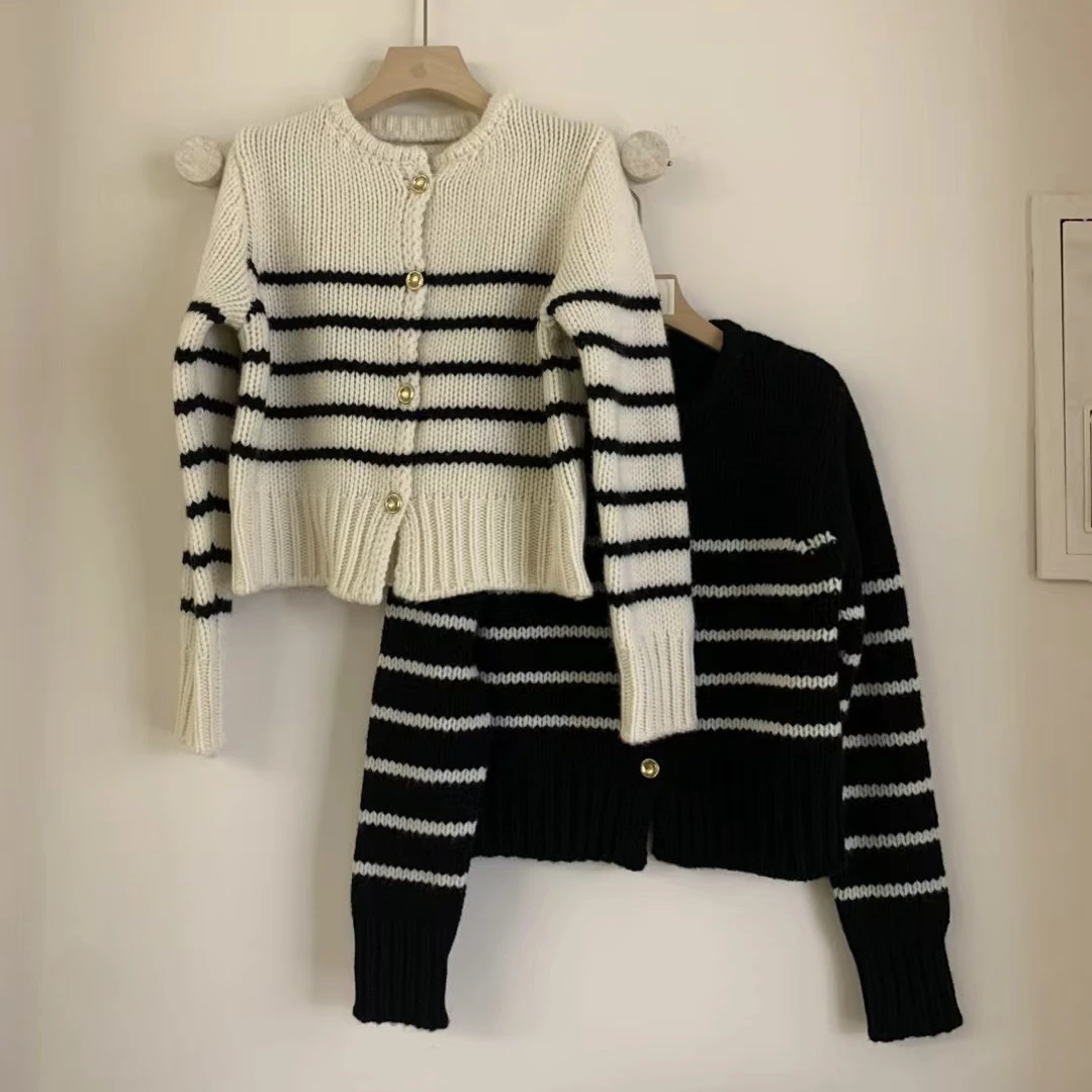 粗针条纹针织开衫外套女秋季