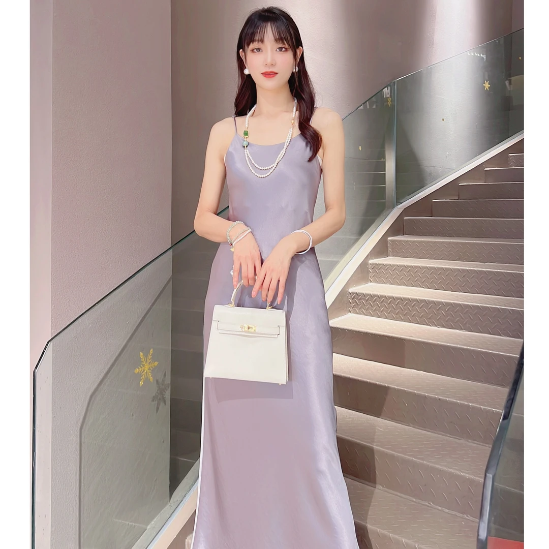 【ELFBOX】秋季灰色无袖时尚气质性感显瘦小众轻奢宽松吊带裙5976