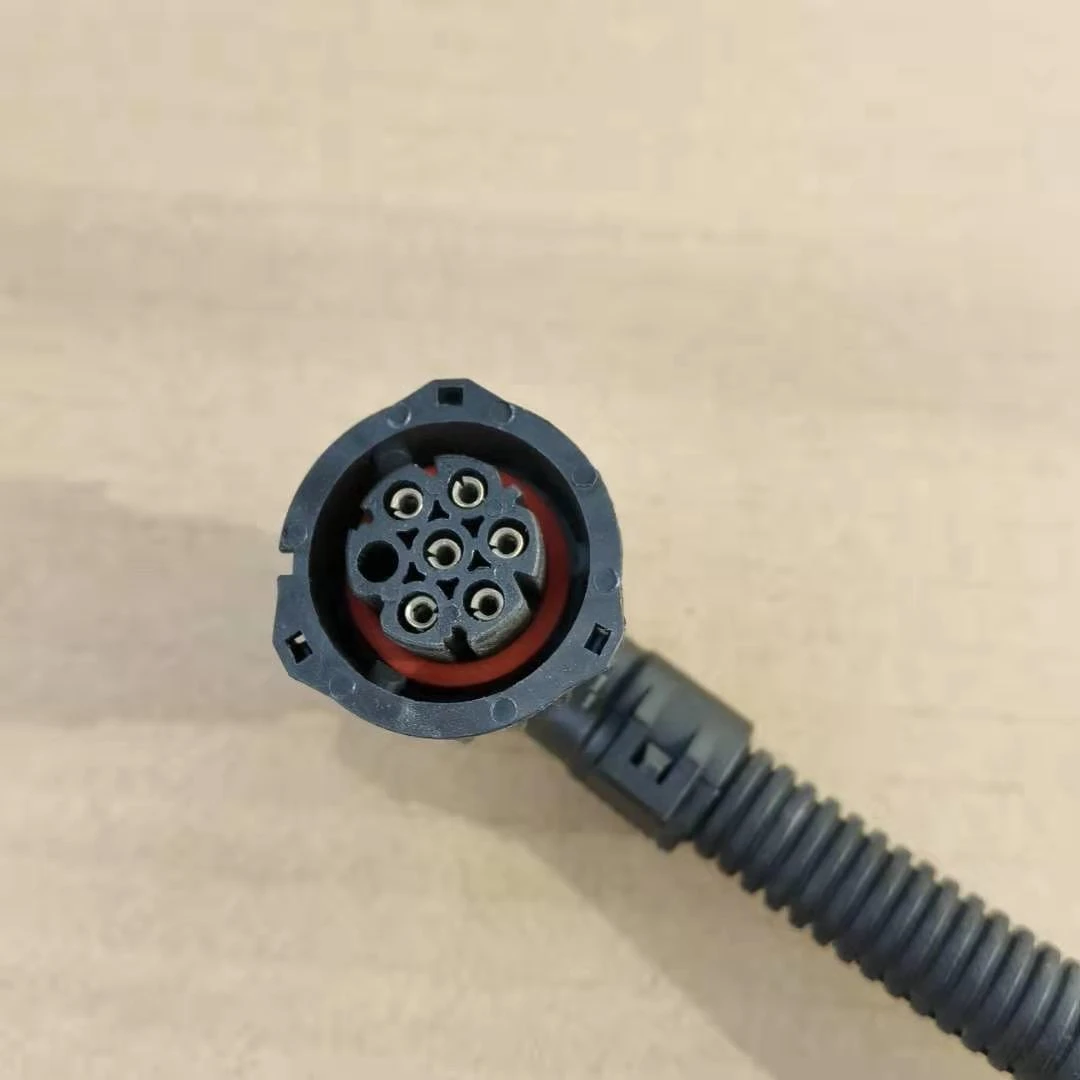 三一重卡通用后尾灯插头