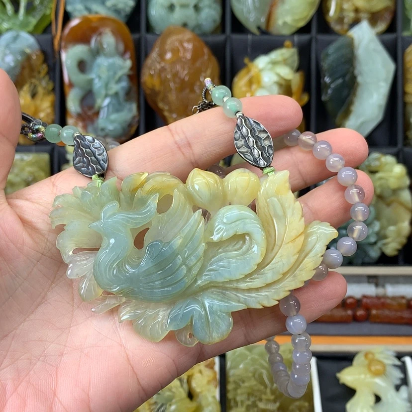 【闪购商品】蛇纹石玉颈饰未镶嵌凤*
