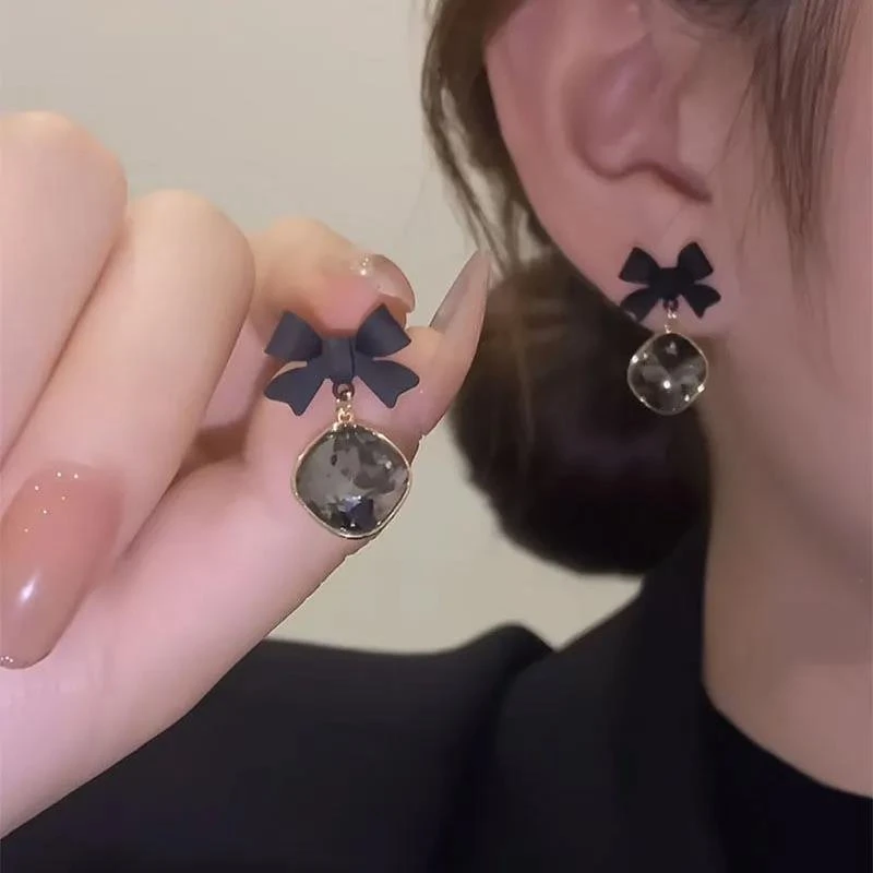 黑色蝴蝶结耳环小众高级感气质秋冬耳饰纯银针耳饰女