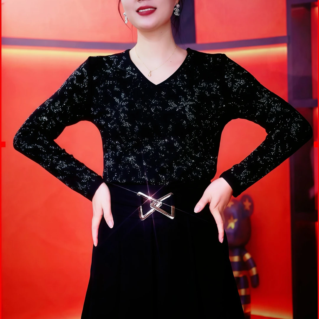 【富贵花】V领秋冬气质黑色长袖宽松显瘦轻奢百搭烫钻打底衫女