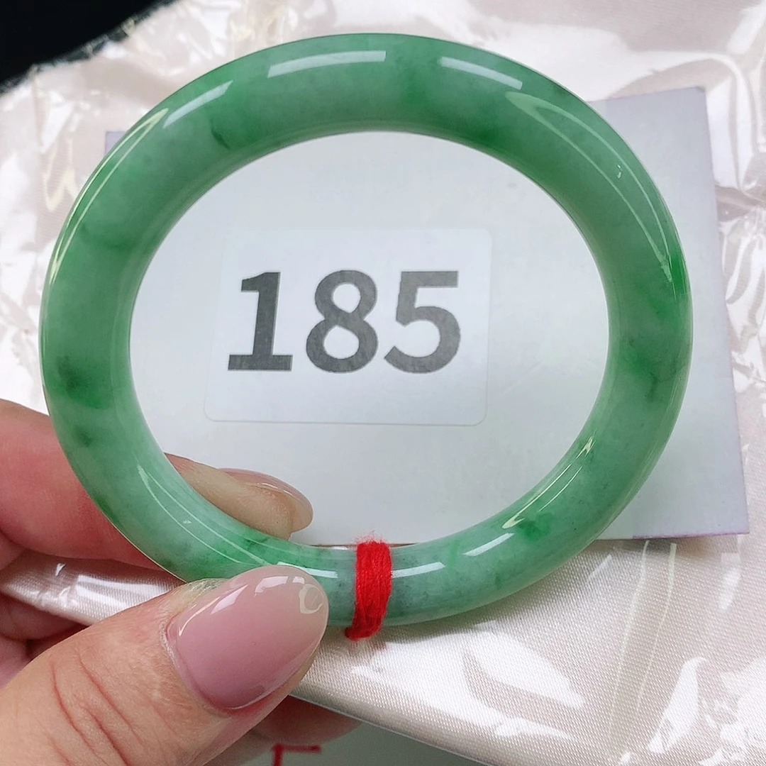 翡翠手镯未镶嵌天然翡翠