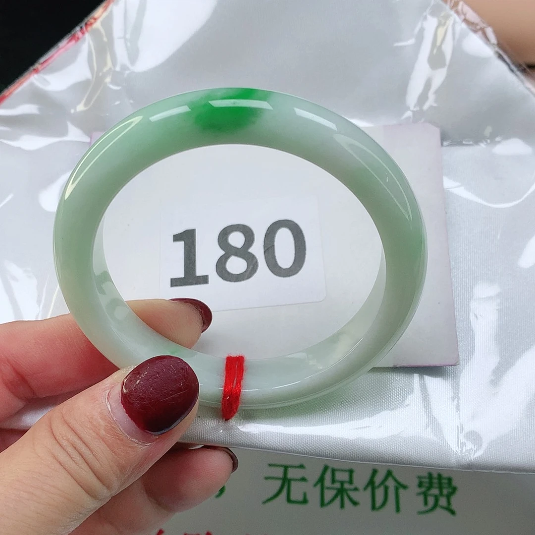 翡翠手镯未镶嵌天然翡翠