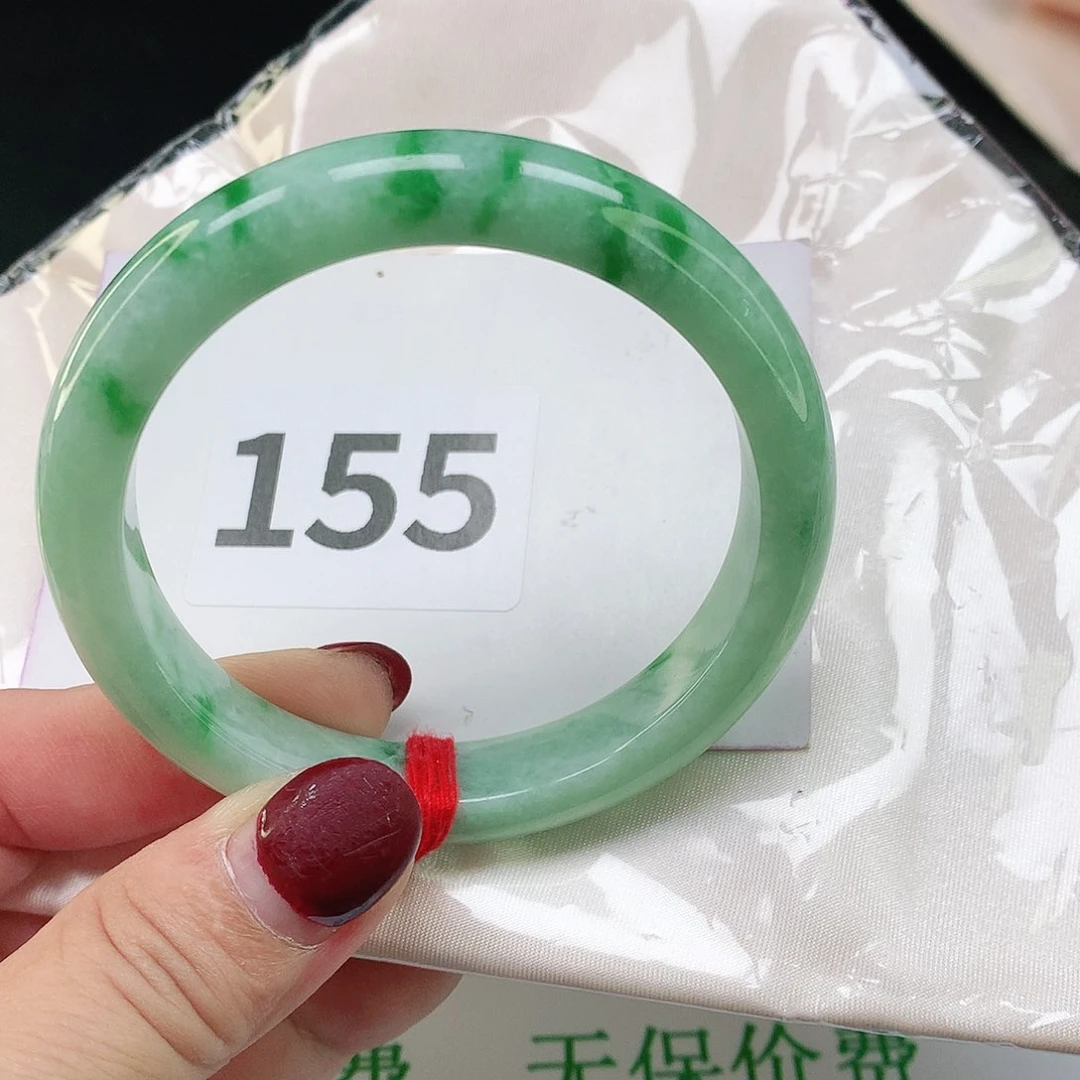 翡翠手镯未镶嵌天然翡翠