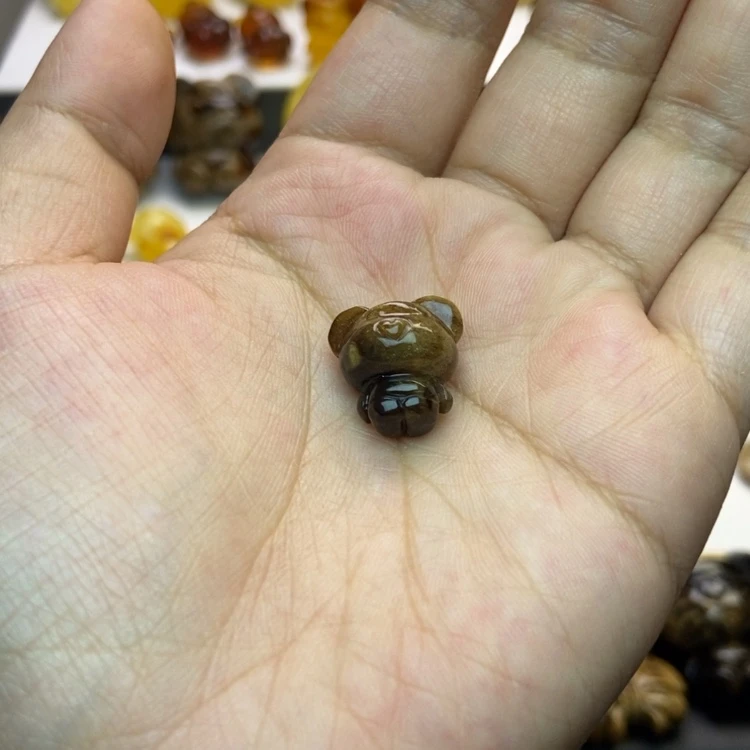 【闪购商品】琥珀颈饰未镶嵌