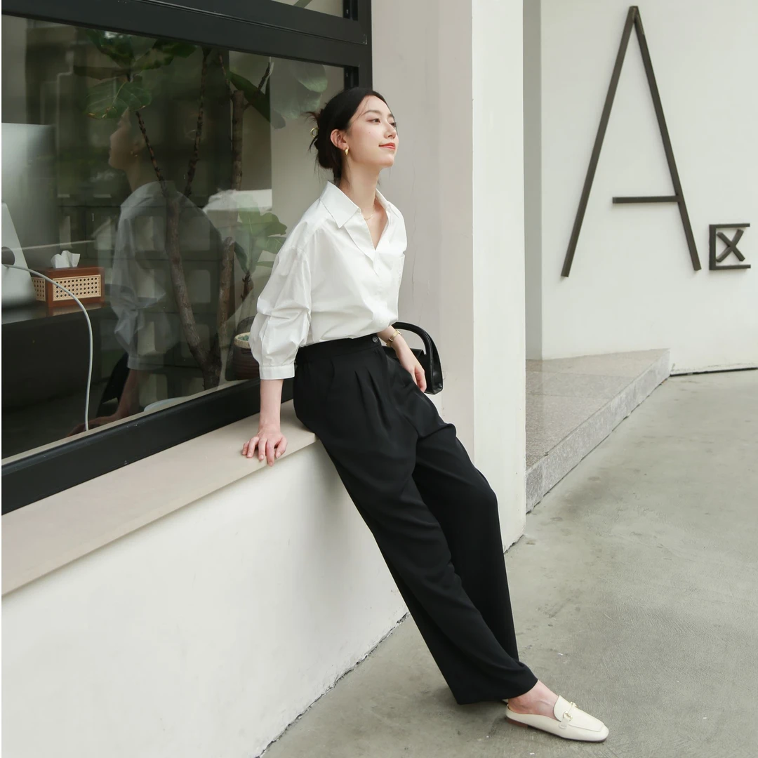 白色设计感V领衬衫女装别致衬衣新款气质宽松小衫轻奢休闲上衣