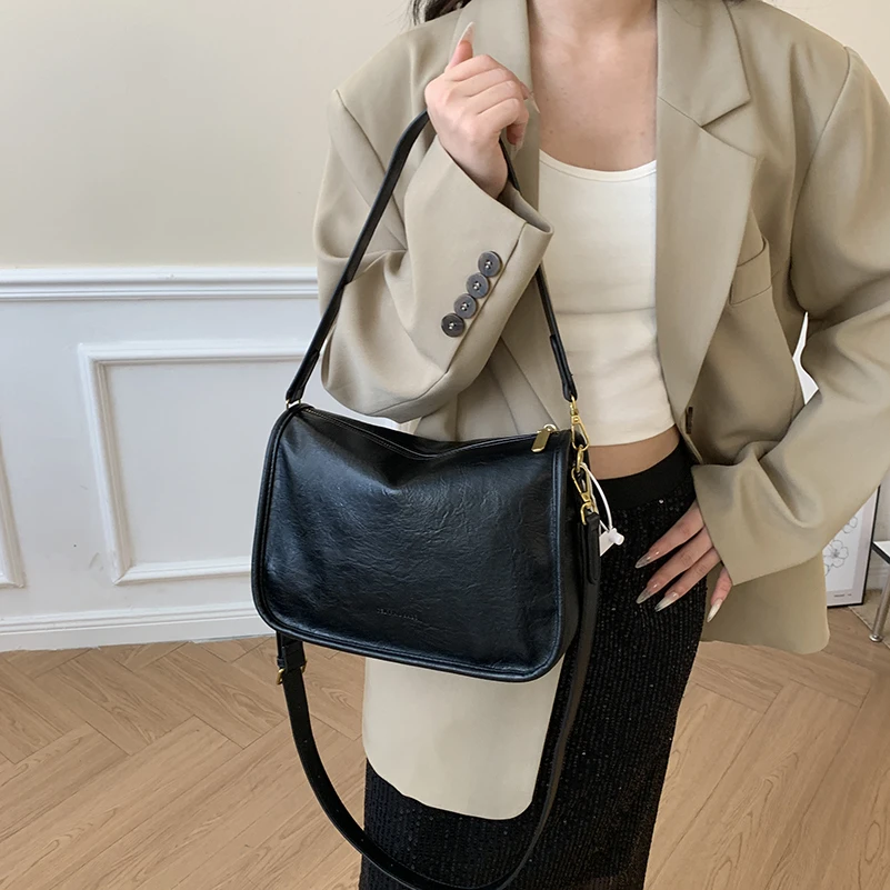 流行包包女洋气复古时尚斜挎包简约高级质感小众秋冬百搭包韩版