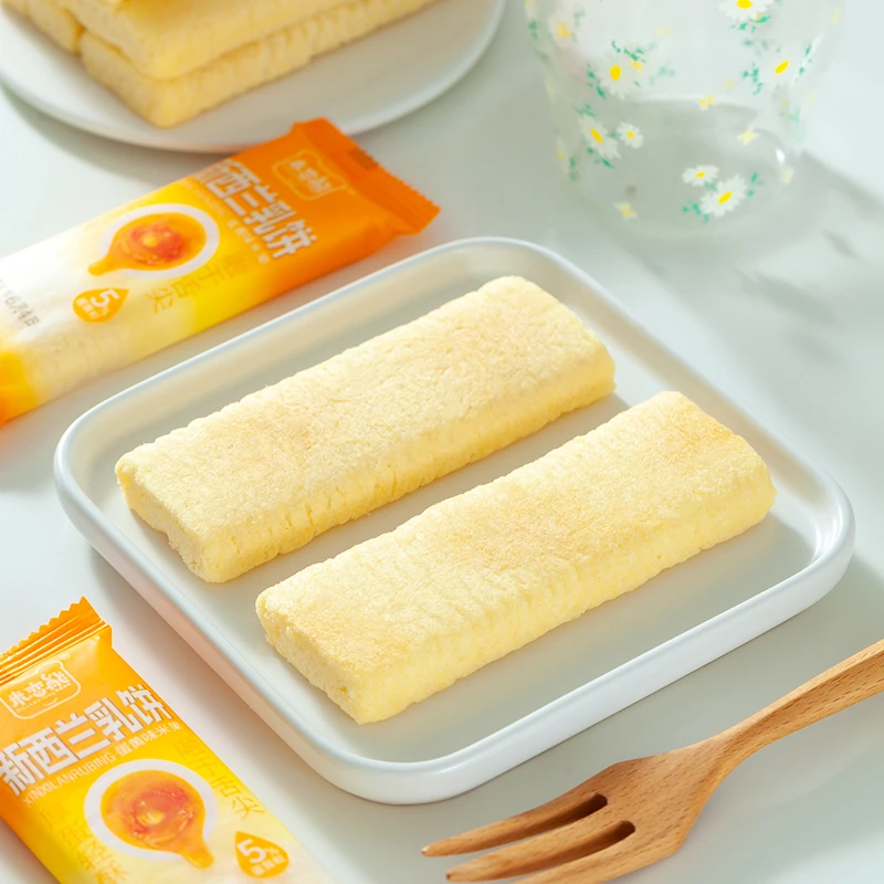 新西兰乳饼牛乳味米饼非油炸休闲零食代餐食品饼干能量棒营养早餐