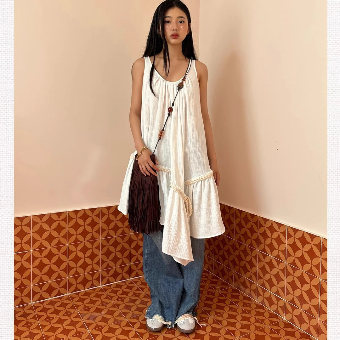 MOF礼物商店 白色背心宽松麻花辫斜摆连衣裙 无袖小个子半身裙