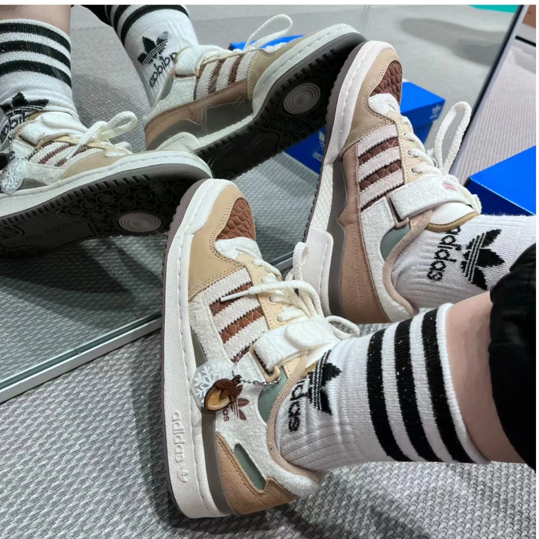 adidas/阿迪达斯【深圳壹方城AD】卡其色拼接休闲板鞋IF3884