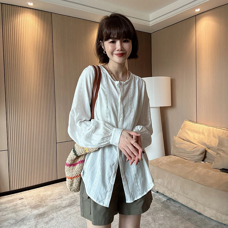 咔呐咪~夏季设计感圆领绣花轻薄气质百搭防嗮小众宽松衬衫