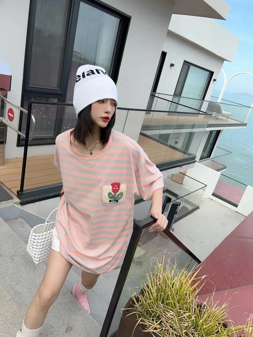 时尚大码新款气质休闲舒适简约百搭宽松舒适短袖（条纹花）