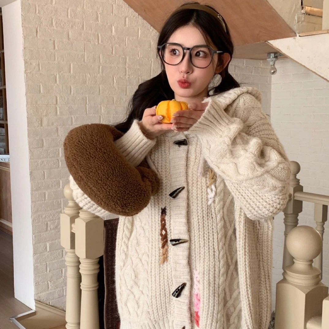 MOMONANA鞠婧祎 刘些宁同款麻花牛角扣带帽针织开衫冬季外套加厚