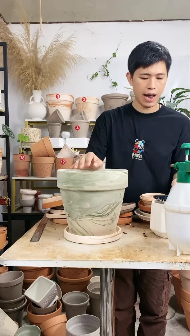 【闪购商品】红陶20CM以下25*23绿白陶 1盆1托 玛奇朵托盘