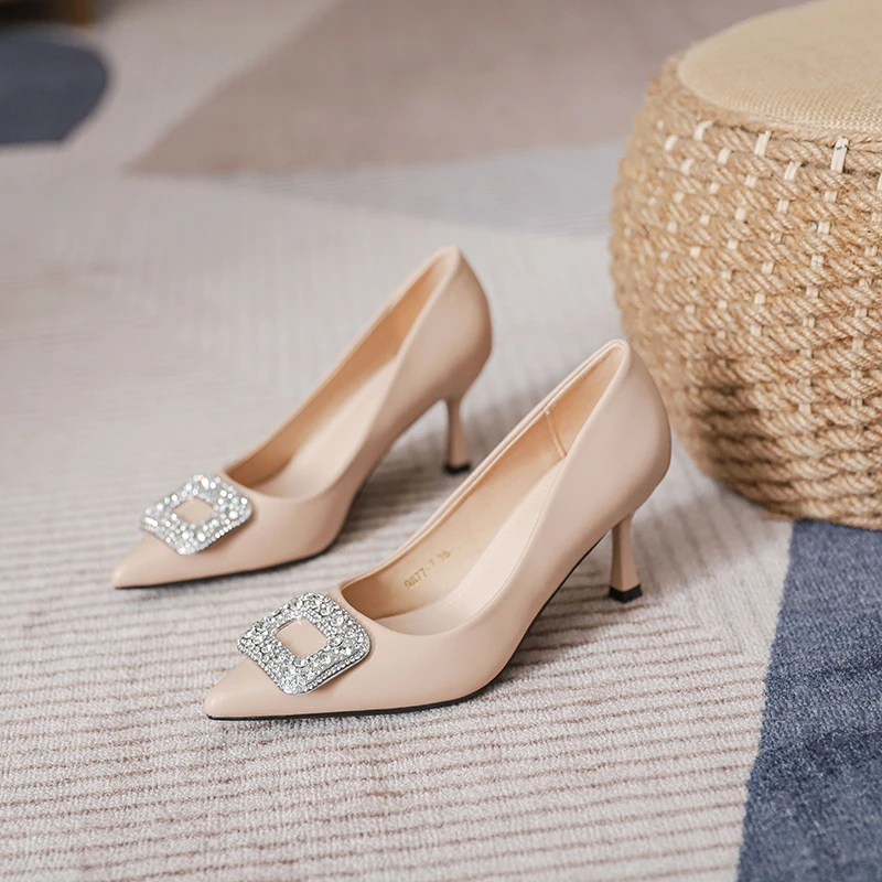 大码浅口高跟鞋女气质时尚百搭不累脚工作鞋法式水钻细跟杏色单鞋