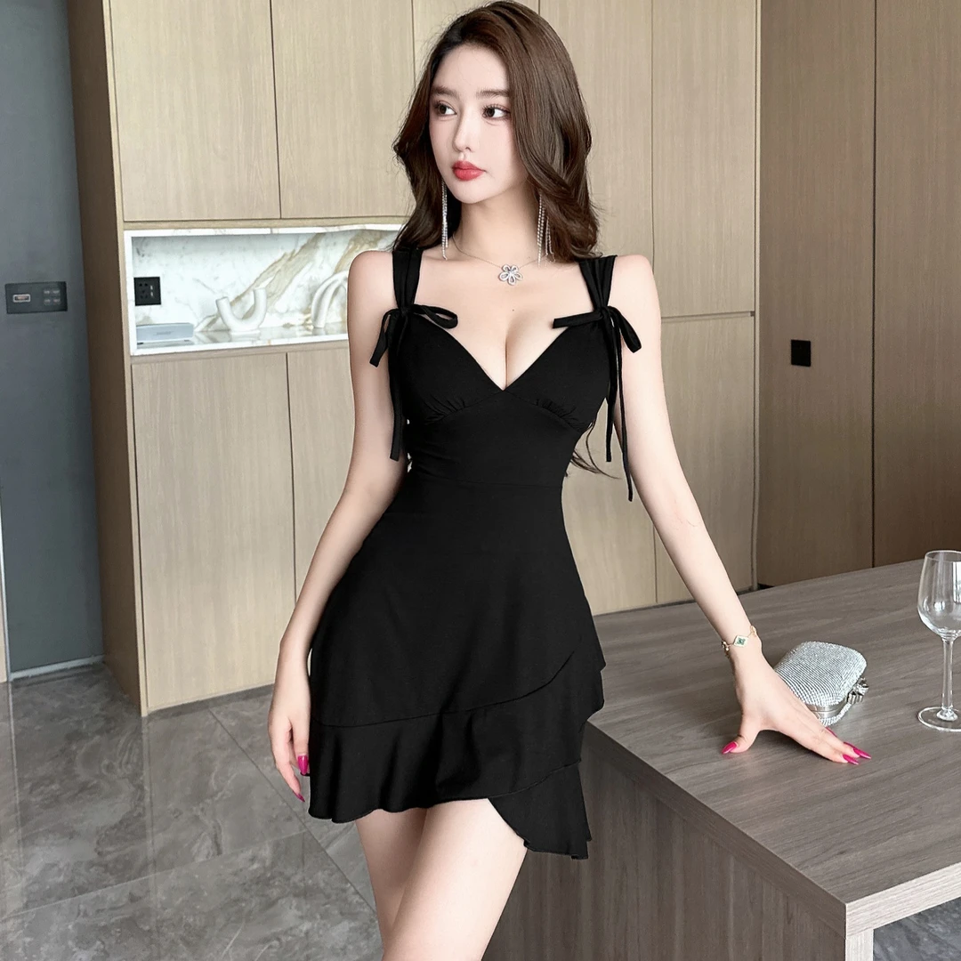 法式V领系带吊带连衣裙女夏性感紧身荷叶边包臀裙纯欲辣妹短裙子