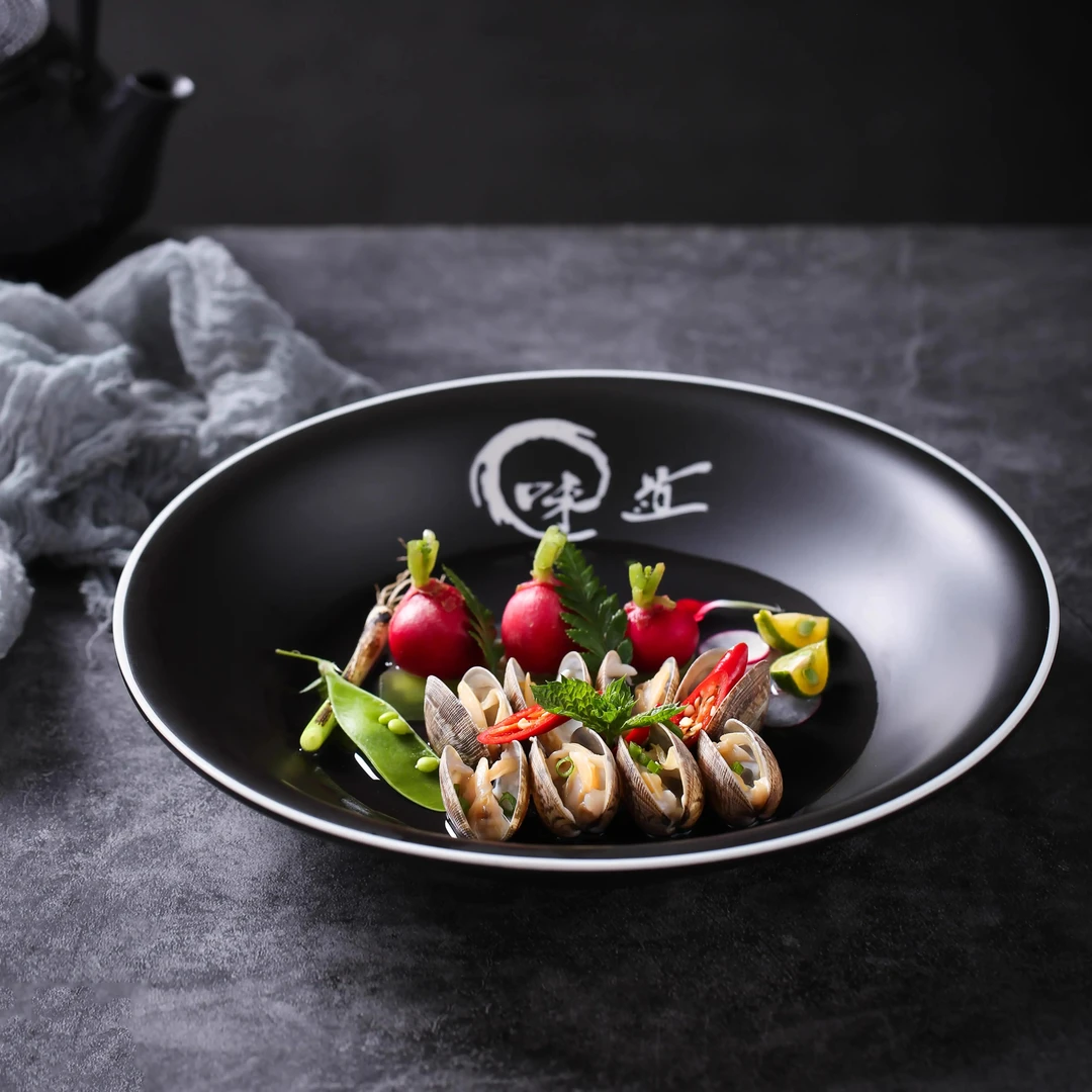 新中式陶瓷餐具黑色深钵大碗酒店餐厅意境菜会所融合菜特色菜摆盘