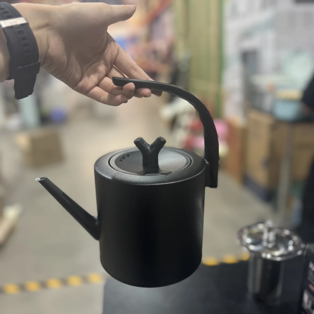 1.5升装带滤网热水壶 款式随机发【杰哥专属】