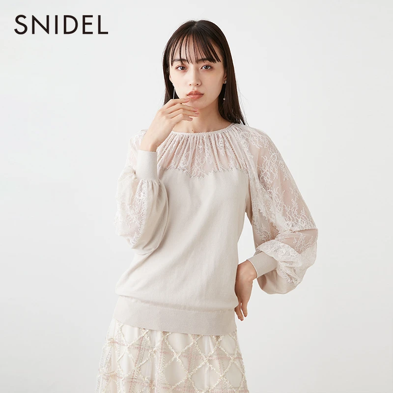 SNIDEL新品品质女装纯色透视圆领蕾丝刺绣针织衫SWNT235022