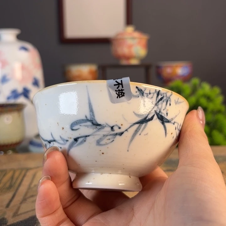 摆件景德镇陶瓷茶杯里