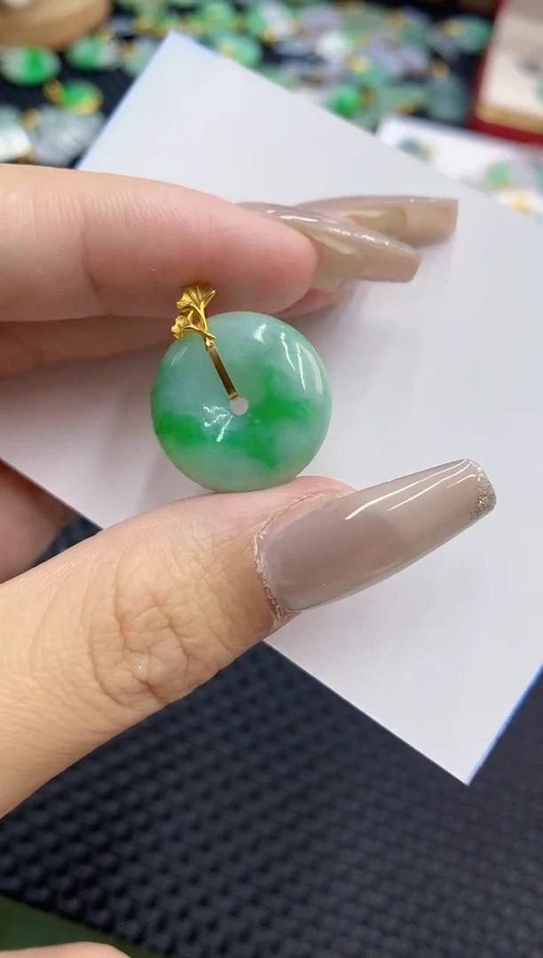 【闪购商品】翡翠颈饰18K金镶嵌