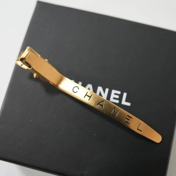 CHANEL黑金字母鸭嘴夹发夹