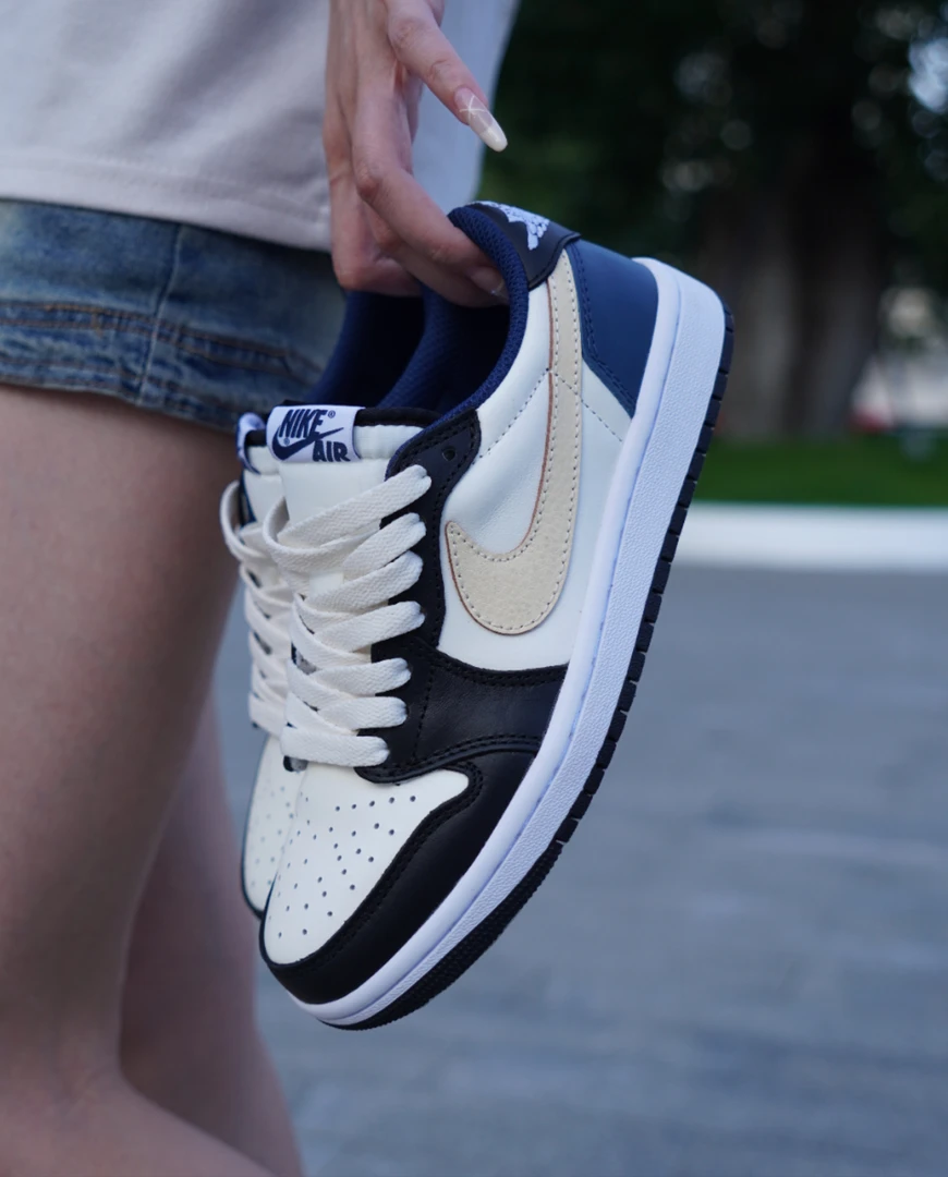 NIKE/耐克Air Jordan 1 正勾低帮运动休闲鞋海军蓝【定制球鞋】