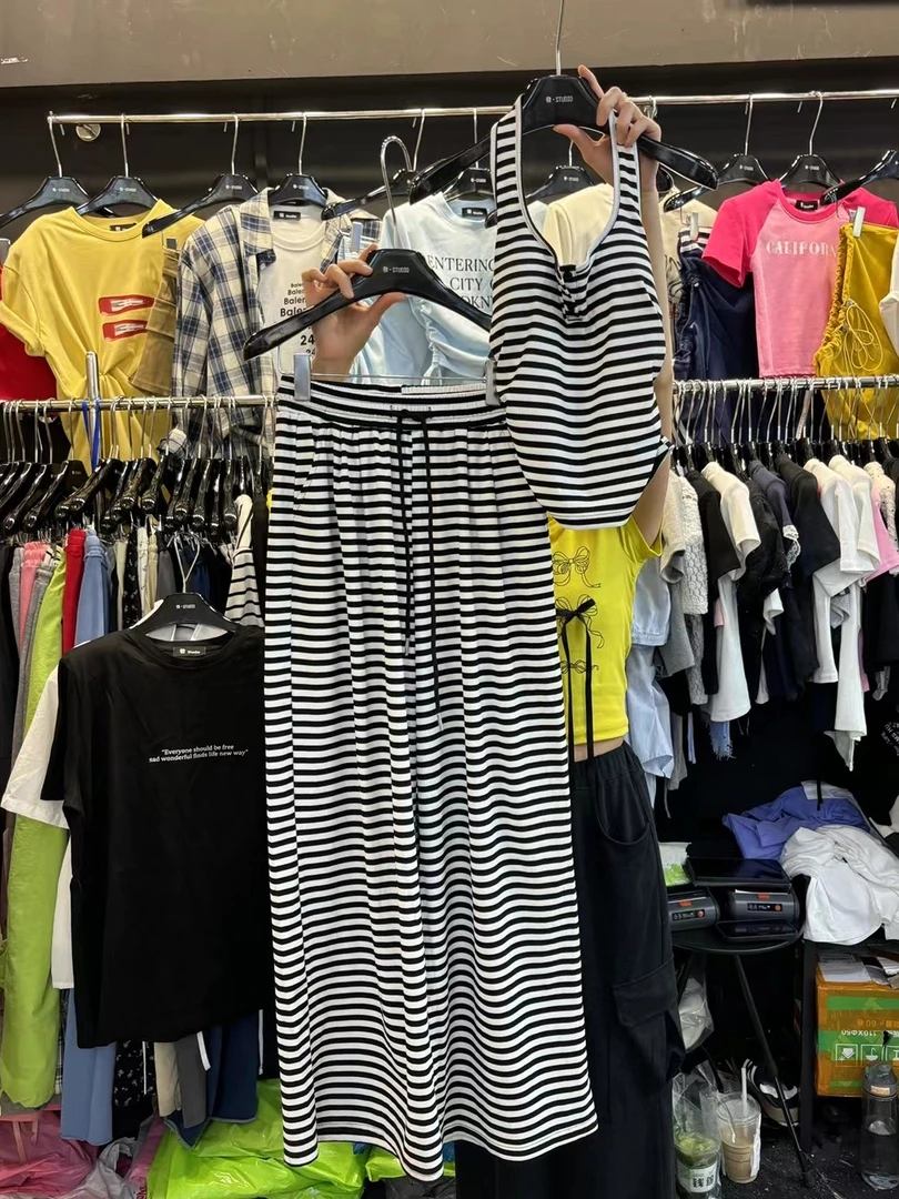 夏季时尚气质显瘦百搭短款无袖挂脖上衣休闲宽松阔腿裤条纹套装女