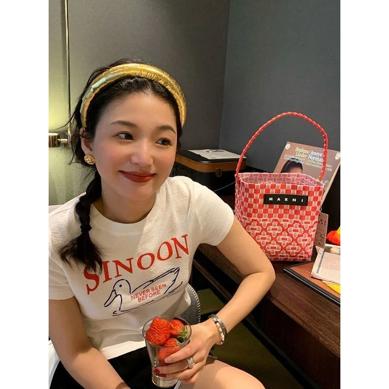 东大门正肩短袖T恤女2025春夏季修身短款独特小上衣夏款小个子