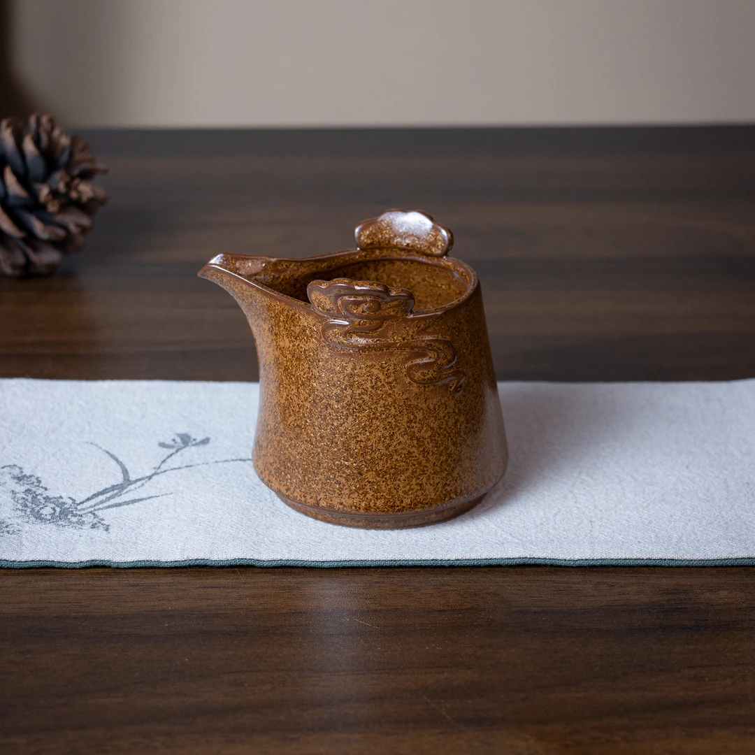 【境悟器】黄金瓷创意祥云公道杯.1428.茶末金针隔热耳公道杯分茶器