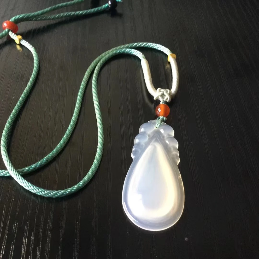 冰透玉髓大水滴挂件