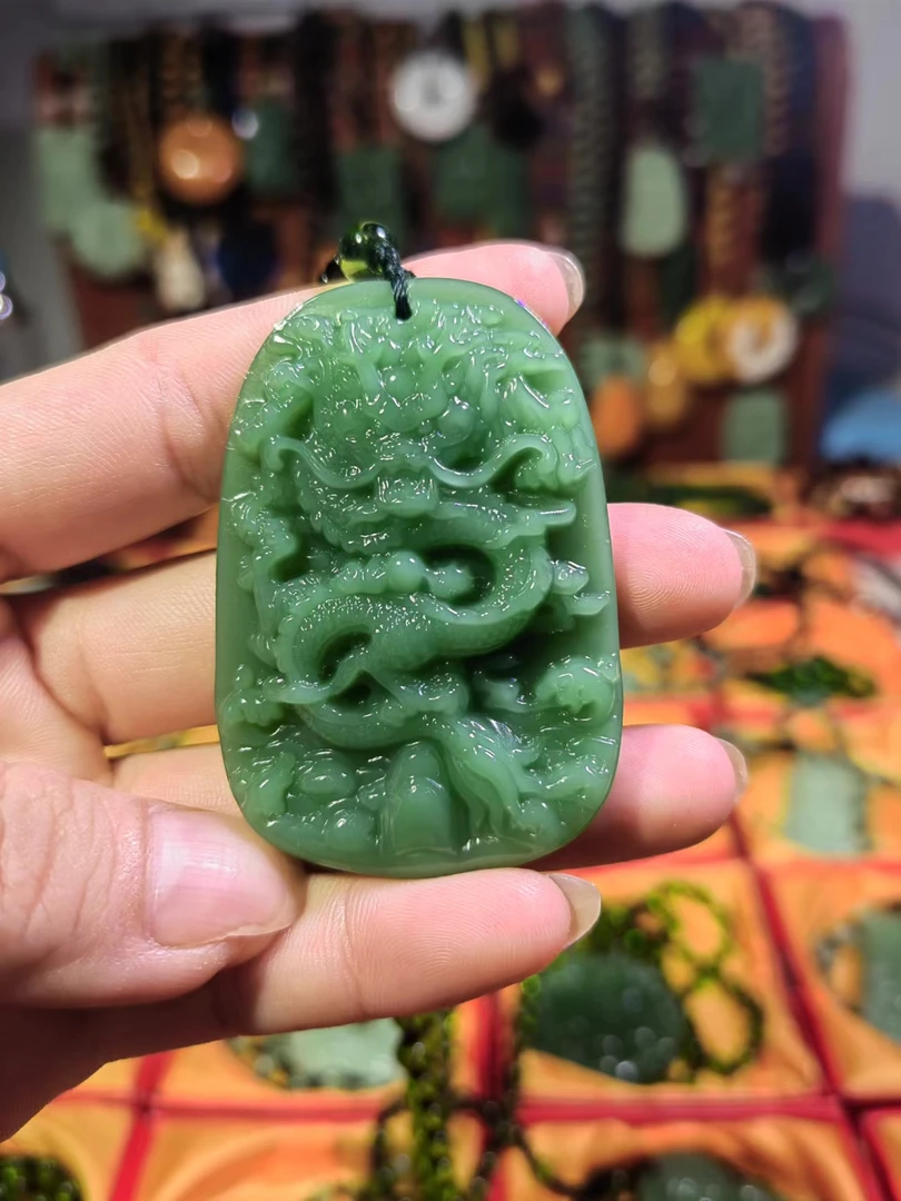 1粉丝福利时尚饰品深绿色龙牌吊坠