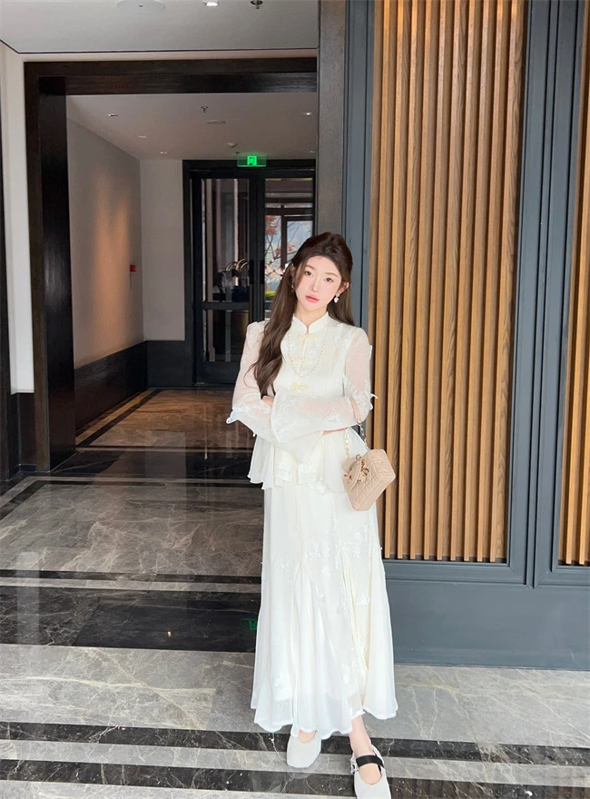 定制蝴蝶立体刺绣盘扣改良旗袍上衣套装女+加厚磨毛半身裙冬季