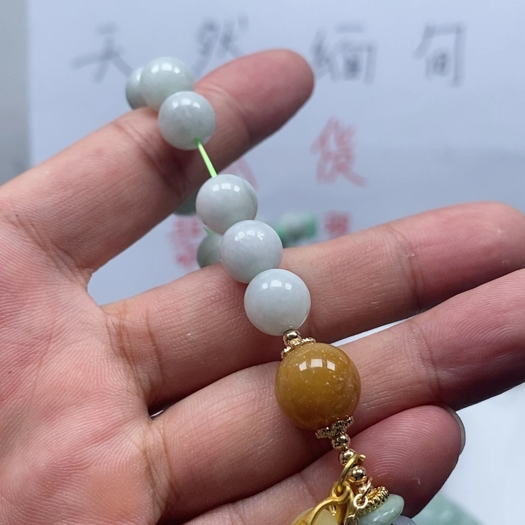 翡翠颈饰未镶嵌天然翡翠