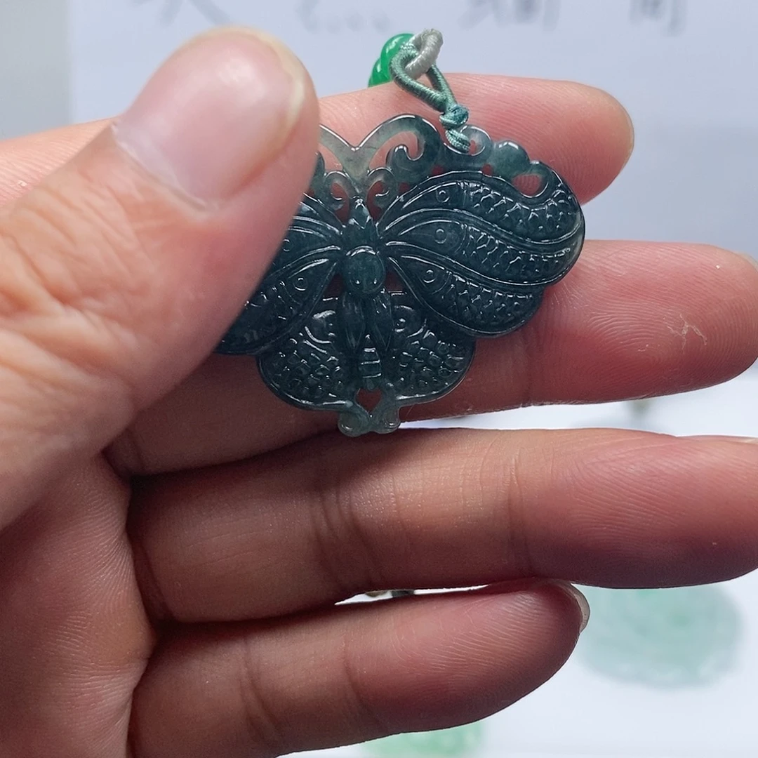 翡翠颈饰未镶嵌天然翡翠