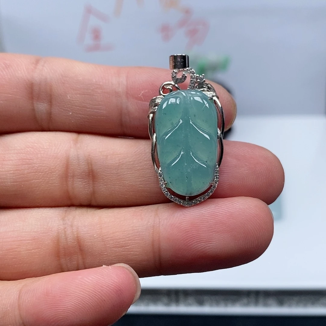 翡翠颈饰银S925镶嵌天然翡翠