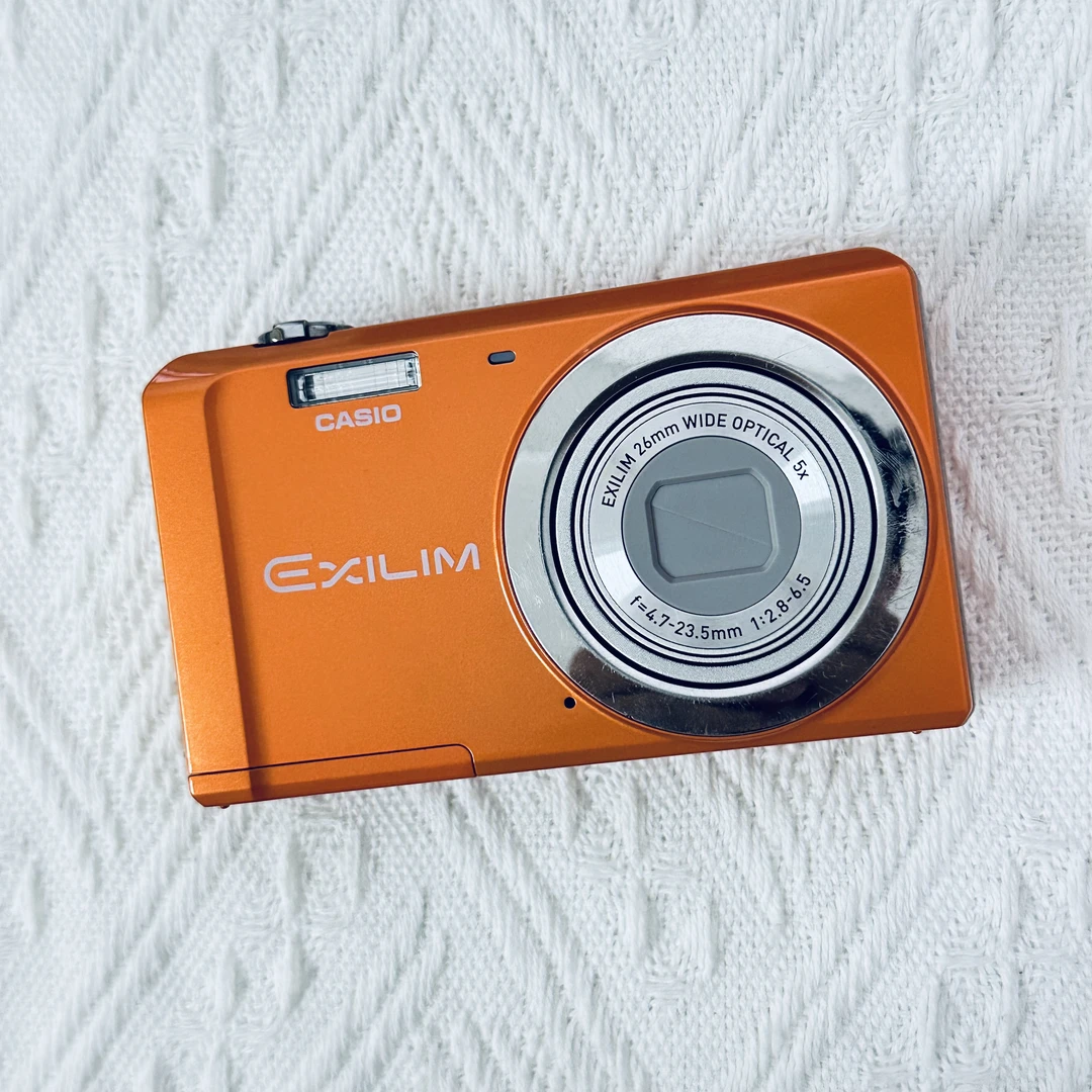 9新 Casio/卡西欧 zs5屏幕贴膜 1400w像素带美颜功能市场价700➕