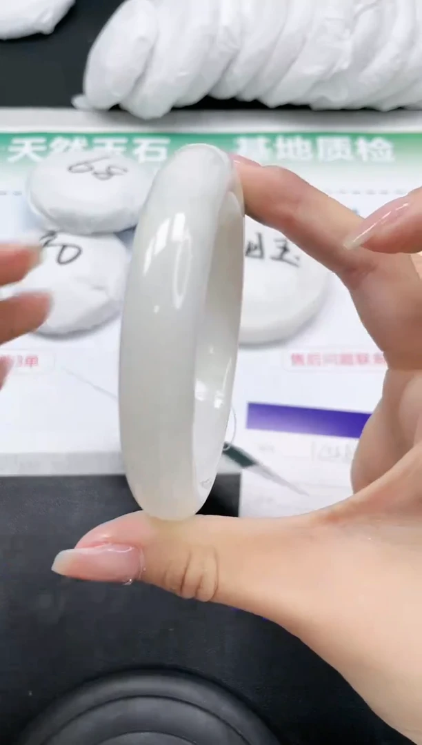 【闪购商品】和田玉手镯未镶嵌30K453-62