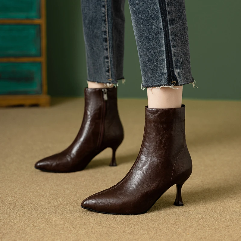 开运穿搭2025早春新款百搭靴子女美拉德法式羊皮高跟加绒保暖短靴