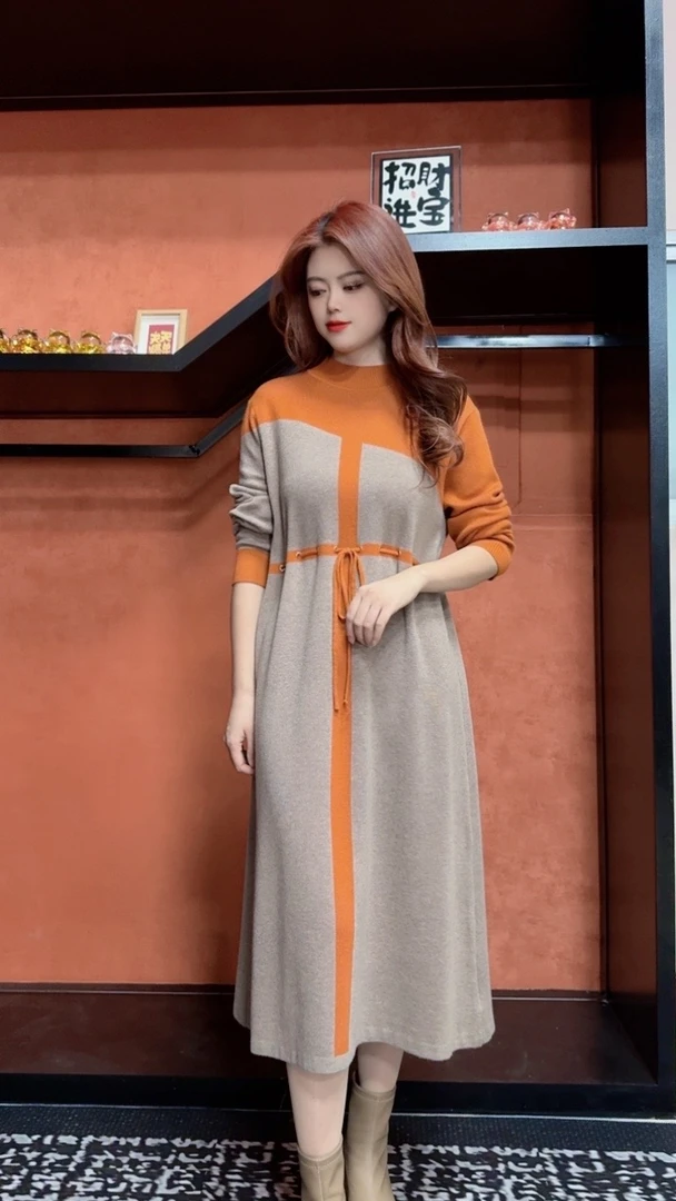 25 DD秋冬新款气质时尚显瘦百搭大码洋气毛衣针织连衣裙