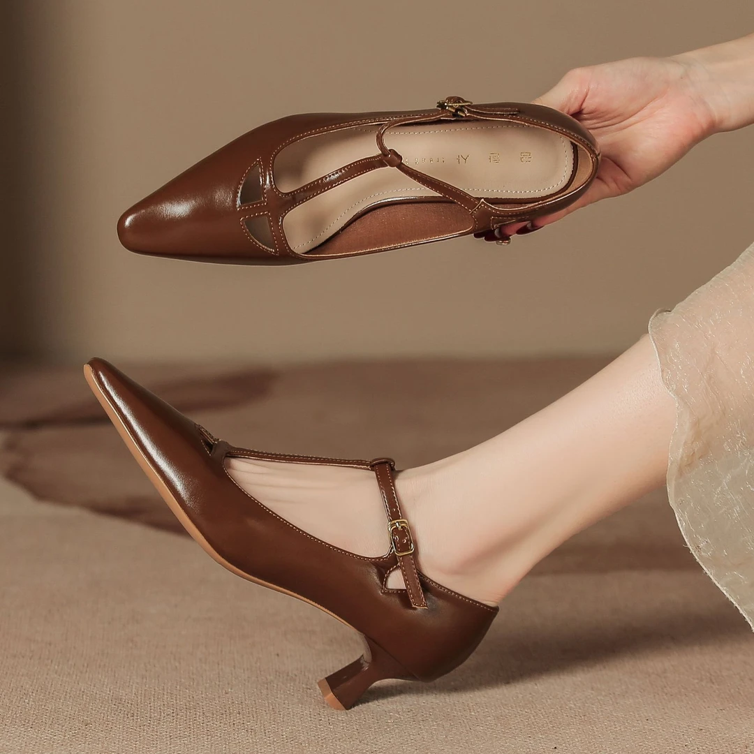 尖头粗跟高跟鞋女法式复古棕色玛丽珍鞋子女浅口新款配裙子单鞋