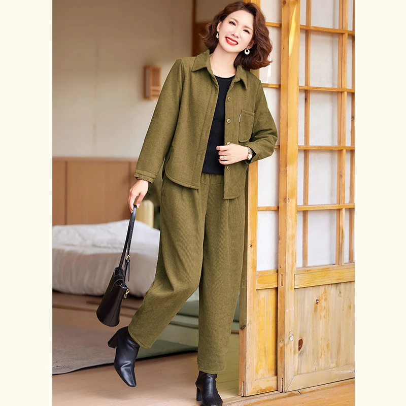 中年妈妈秋装短款套装上衣夹克2024新款洋气中老年女装运动两件套