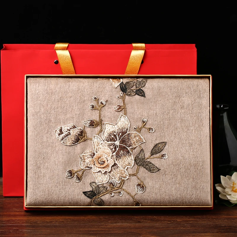 京华似梦秋冬100%羊毛围巾刺绣高级气质送长辈送领导礼物礼盒包装